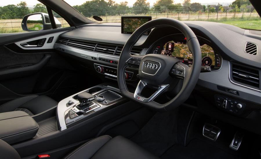Интерьер Audi SQ7 TDI (4M) 2016 года  (UK) (фото 18 из 32)